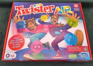 Hasbro Gaming Twister Air AR App Play con polsi e caviglie, età 8+ - Foto 1 di 3