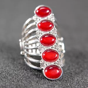 Anillo llamativo elástico vintage de diamantes de imitación transparentes con acento de piedras ovaladas rojas elásticas - Imagen 1 de 5