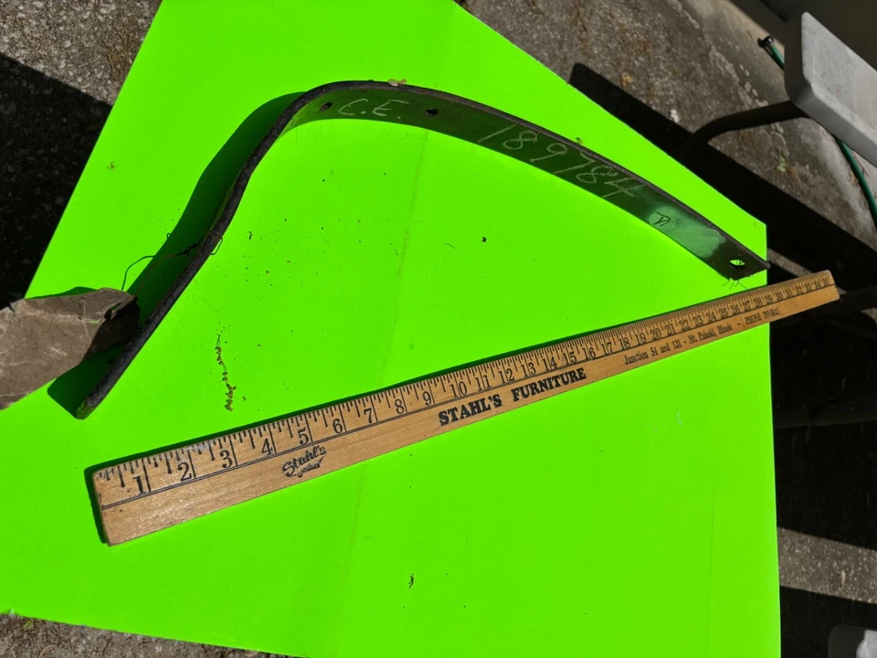 Soporte parachoques Studebaker Dictator, modelo C.E., 189784.   Artículo: 29417 Foto 1 de 1