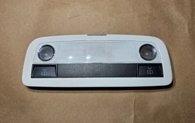 2012-14 梅赛德斯奔驰 C250 后顶顶圆顶灯原始设备制造商 — 第 1/4 张图片