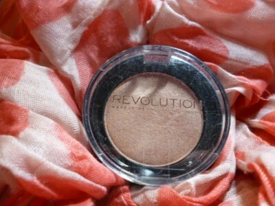 Revolution  Makeup Pressed Highlighter~PEACH KISS~ New~ - Image 1 of 3
