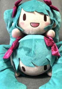 Set 2 peluche Hatsune Miku 16° anniversario Fuwa Petit Nesoberi M - Foto 1 di 2
