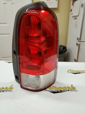 Luz trasera del lado derecho del pasajero Saturn Relay 2005  Foto 1 de 4