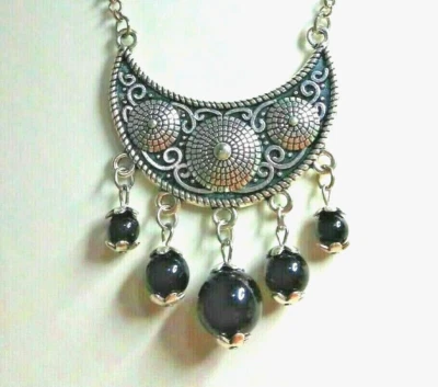 COLLANA MAGLIA ACCIAIO LUNA CENTRALE IN ARGENTO ANTICATO PERLE SARDE "SU COCCU" - Immagine 1 di 2