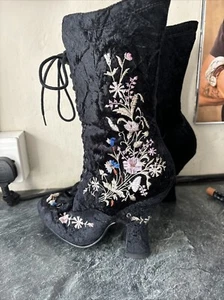 Black velvet Embroidered Ladies boots size 5 Steampunk Boho Vintage - Picture 1 of 13