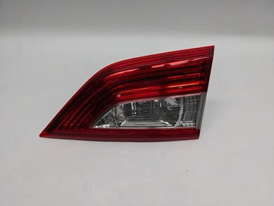 Luz trasera interior derecha del pasajero Nissan Quest 2011-2017 TL75 Foto 1 de 4