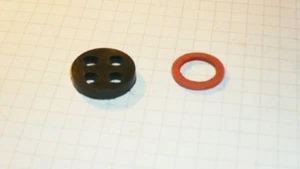 2x Dichtung f.Benzinhahn SIMSON ,MZ (4-Loch Ø18mm) - Bild 1 von 1