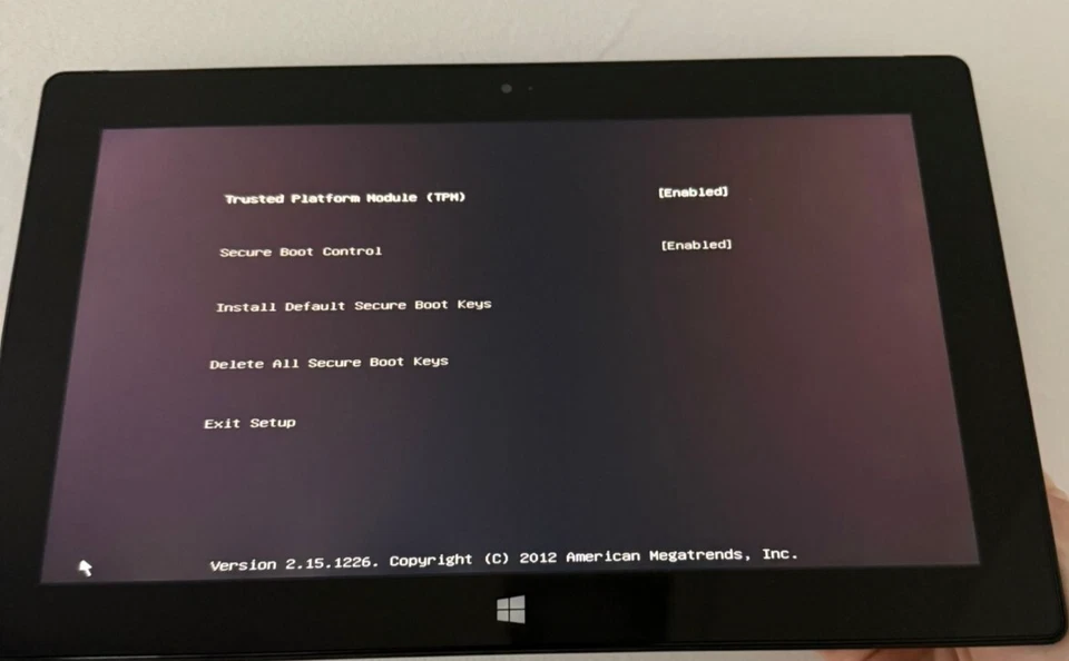 Microsoft Surface Pro 1514 i5-3317U 1.70GHz 4GB RAM 256GB SSD. NO OS installed. - Image 1 of 4