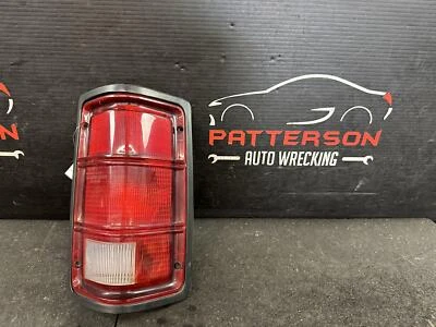 81-84 DODGE D250 PASAJERO DERECHO LUZ TRASERA LÁMPARA Foto 1 de 4