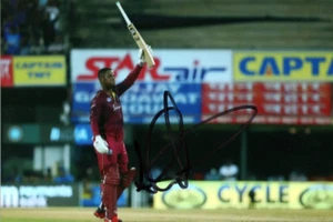 WEST INDIES CRICKET: SHIMRON HETMYER SIGNED 6x4 ODI CENTURY ACTION PHOTO + COA - Bild 1 von 1