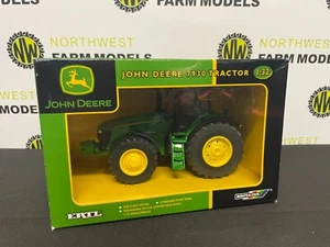 BRITAINS FARM 42266 1:32 SCALE JOHN DEERE 7930 TRACTOR - Picture 1 of 3