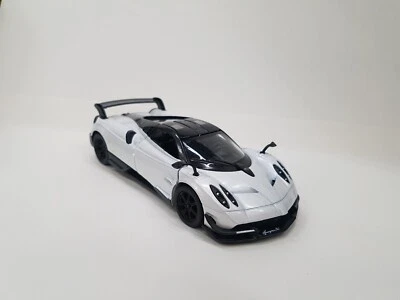 Modello Di Auto Kinsmart Pagani Huayra BC Bianca 1/38 Scala Diecast Nuovo - Immagine 1 di 2