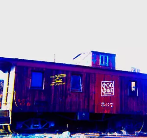 ORIGINAL KODACHROME SLIDE SOO LINE WOODEN CABOOSE #567 COLUMBIA, SC 12/31/69 - Picture 1 of 1