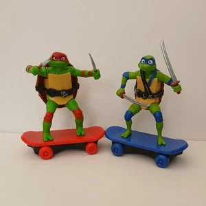 Teenage Mutant Ninja Turtles Leonardo & Raphael Skateboarding Figures - Picture 1 of 6