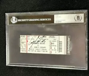 Engrasadores de Edmonton con certificación Beckett de los Providence Bruins firmados por la cueva Colby - Imagen 1 de 2