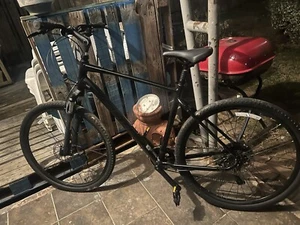 Cypress 2 Giant Bike - Picture 1 of 2