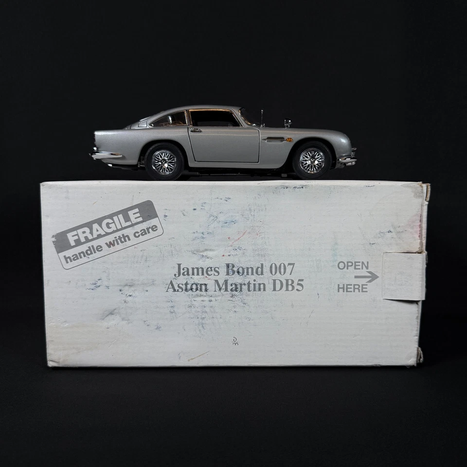 Aston Martin DB5 1964 Danbury Mint, James Bond 007 plata 1/24 diecast con caja Foto 1 de 4