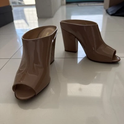 Mules de cuña Sergio Rossi de charol desnudo punta abierta 36 Foto 1 de 4