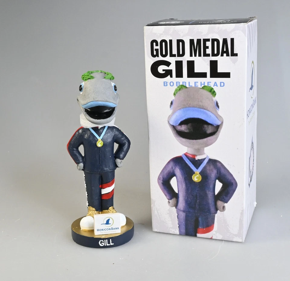 2024 Lakeshore Chinooks Mascota Gill Medalla de Oro Bobblehead En Caja Foto 1 de 1