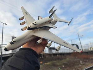 Modellino aereo Antonov AN-225 Mriya con Buran URSS RARO VECCHIO  - Foto 1 di 16