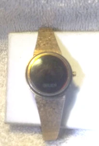 Gruen Digital Watch Women Red Dial Gold Bracelet Band For Parts Repair - Picture 1 of 5