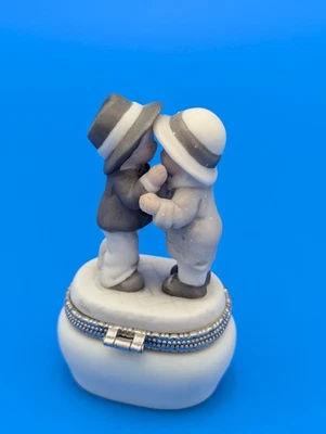 PRETTY AS A PICTURE BY KIM ANDERSON  Trinket HINGED BOX - A ROSE FOR A KISS - Image 1 of 4