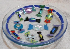 DuRu Glass Plate with a Wrapped Candy Design, 1999 - Picture 1 of 3