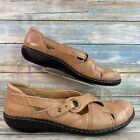 Clarks Womens Beige Leather Loafers Shoes Size 9.5M Hook & Loop Strap Round Toe