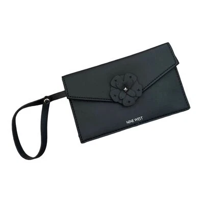 Cartera pulsera Nine West imitación cuero flor en negro Foto 1 de 4