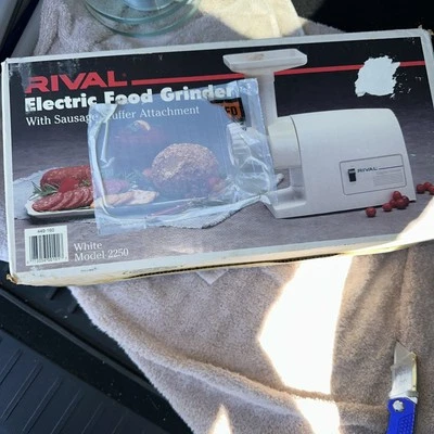 Picadora eléctrica para carne Rival - Modelo 2250 con relleno de salchichas de colección Foto 1 de 4