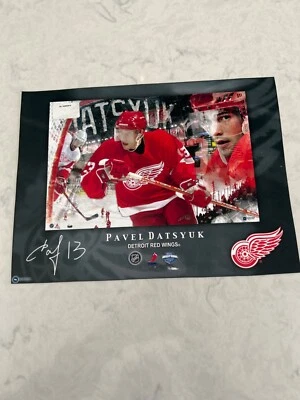 Foto collage firmada por Pavel Datsyuk, año novato Foto 1 de 4
