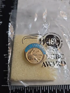 WIBC 600 Award Bowling Lapel Pin O9 - Picture 1 of 3