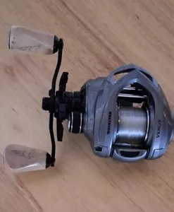 Mulinello Kast King Verus Assassin Performance Baitcasting, sinistro, cuscinetto 7.2:1, 9+1 - Foto 1 di 2