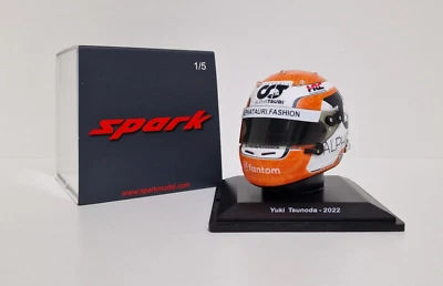 Casco de coche modelo Spark 1:5 Auto Fórmula 1 Alpha Tauri Honda Tsunoda 2022 Foto 1 de 4