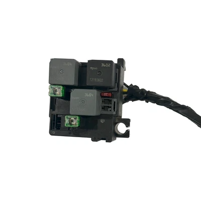 2003-2007 GM Truck SUV Engine Cooling Fan Electrical Fuse Relay Box Block - Image 1 of 3
