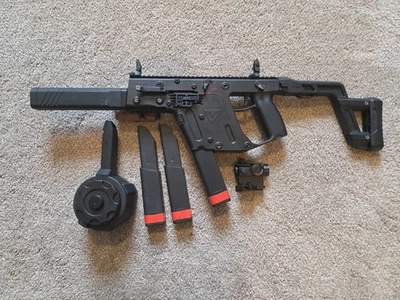 Airsoft Krytac Kriss Vector Negro 3 cargadores, cargador de batería, punto rojo, Peq-15, silenciador Foto 1 de 4