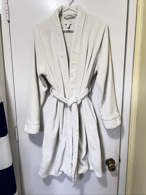 Bata de lujo de felpa blanca Lord & Taylor talla S/M Foto 1 de 4