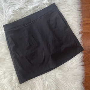 J. Crew Tech skort in recycled stretch nylon blend Size 6 Black with Pockets - Picture 1 of 7