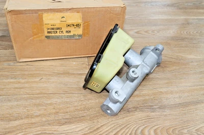 GM 18016093 Brake Master Cylinder 1982-1992 Cadillac Brougham Buick Chevy Capric - Image 1 of 4