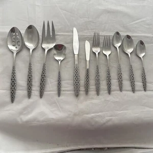 Lyon ROMANESQUE International Silver Stainless Silverware YOUR CHOICE Flatware - Picture 1 of 9
