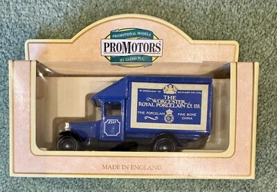 LLEDO PROMOTORS VINTAGE MODEL UK MADE 1990s - ROYAL WORCESTER PORCELAIN LORRY - Image 1 of 3