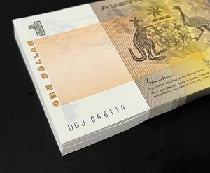1 x Australia $1 Note 1982 ** DGJ ** FIRST PREFIX ** r78F ** UNCIRCULATED !! - Picture 1 of 2