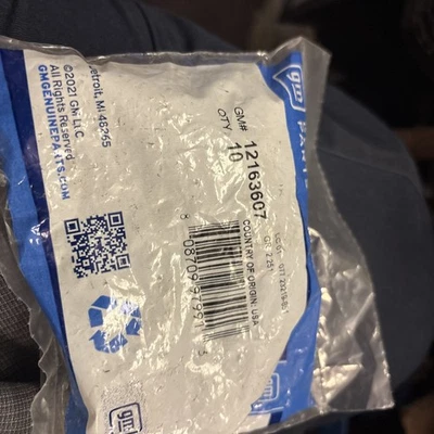 Genuine GM Spark Plug Wire Retainers - 3 Wire Slots - 12163607 - Bag of 10   (U) - Image 1 of 2