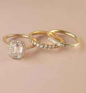 Juego de trío de compromiso con punta de moissanita esmeralda de 3 quilates enchapado en oro amarillo de 14 k - Imagen 1 de 8