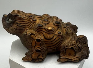Japanische Cryptomeria Sammlerstück Holz handgeschnitzt Frosch Figur 6x3 Zoll - Bild 1 von 9