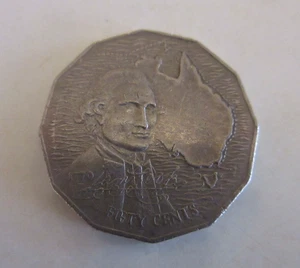1970 - Captain Cook Landing Bicentenary - Australian 50 Cent Coin - Circulated - Foto 1 di 4