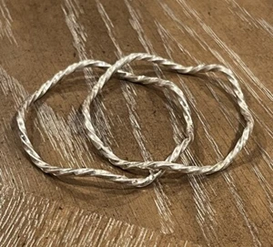 Set Of 2 Sterling Silver Mexico Bangle Bracelet Twisted Wavy Design 28g No Mark - Picture 1 of 14