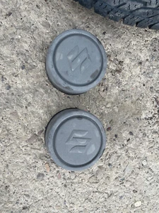 Suzuki Jimny REAR Wheel Centre Cap ALLOY STEEL COVER HUB PLASTIC - Picture 1 of 4