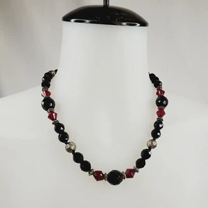 Silberfarben Schwarz Rot Acryl und Glasperlen Modeschmuck Halskette Halsband - Bild 1 von 8