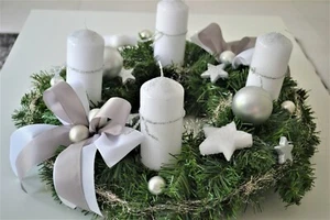 excl. Adventskranz weiß silber 45 cm künstlich Weihnachten Adventsgesteck Deko - Bild 1 von 5